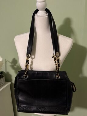 Vtg CHANEL Triple CC Black Caviar Leather Chain Tote Bag 24K Gold Hardware